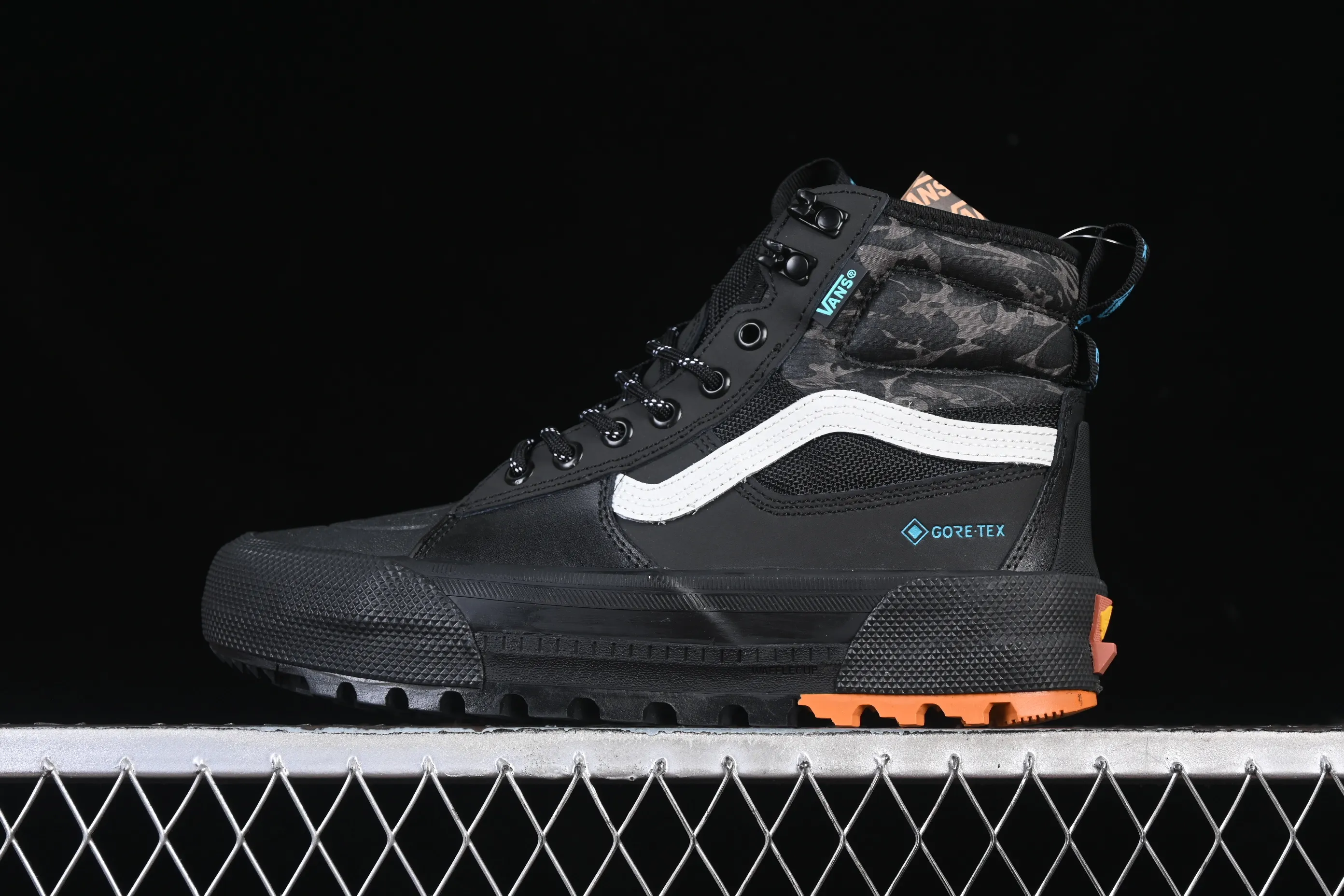 All categories Vans Vans series Vans Hi Vans high-top Vans Sk8-Hi Gore Te Outdoor adventure series round-toe lace-up high-top outdoor functional casual shoes VN0A5I11A0D